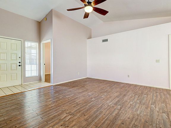 5th image of 8842 W Greenbrian Dr