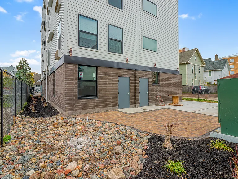2432 Chicago Ave S #201 — Photo 27
