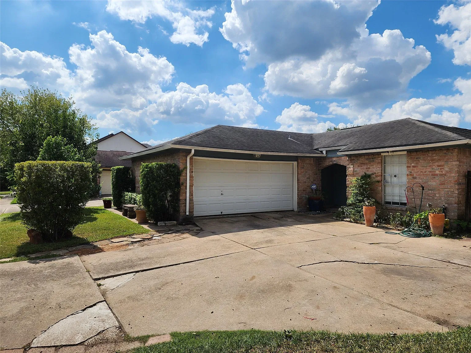 3 bed, 2.0 bath, 1659 sqft, $1,800 — Photo 2