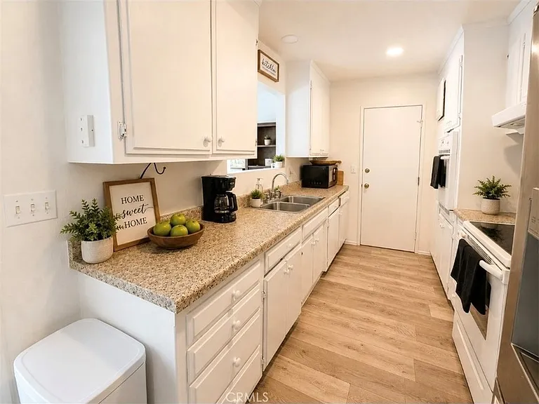 1212 Turquoise St — Photo 6