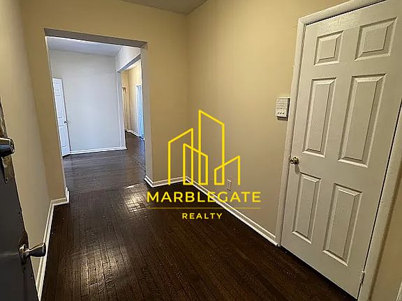 3rd image of 220 Roseville Ave #4055