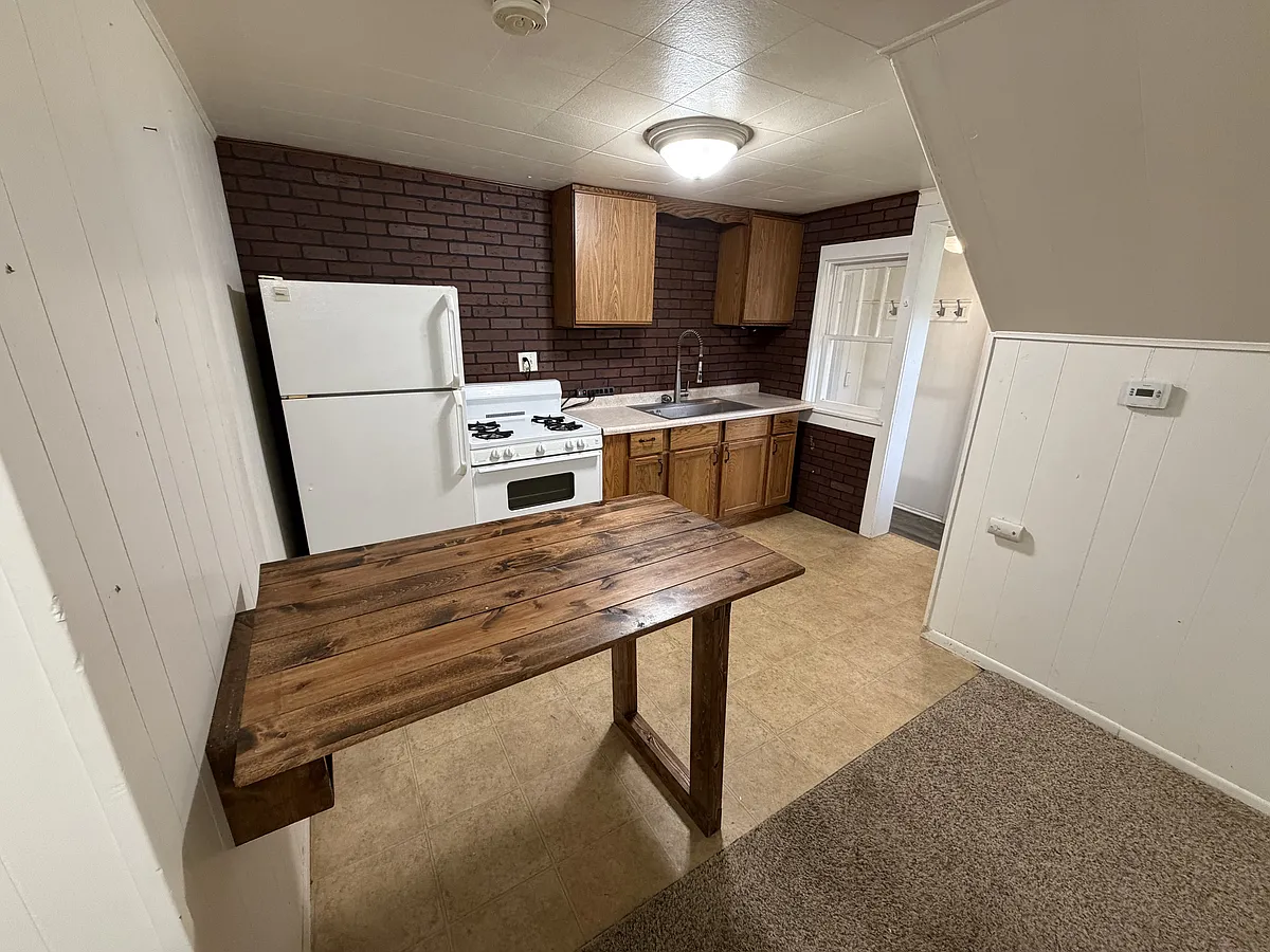 Building Photo - 4785 Merten Dr #1