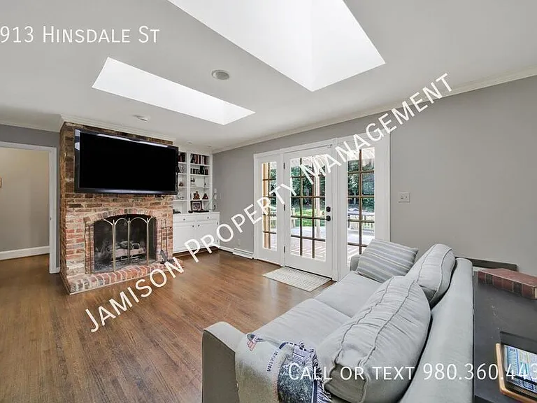 2913 Hinsdale St — Photo 6