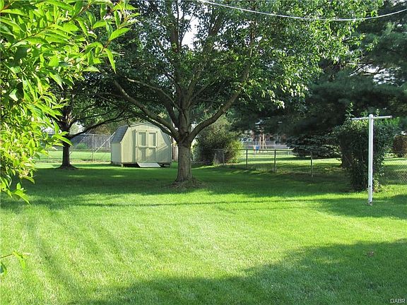 4th image of 203 Rumson St
