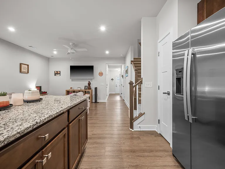1051 Crescent Cove Ln — Photo 36