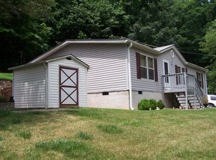 345 Spring Hollow Rd, Troutville, VA 24175