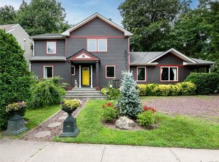 55 Mill Pond Rd, Port Washington, NY 11050