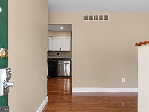 4th image of 22 Heather Rd