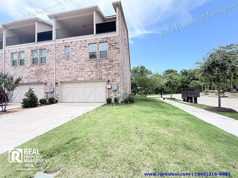 2130 Argolis Dr — Photo 31