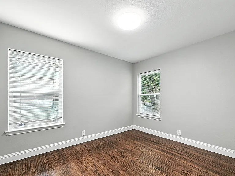 6520 Lovett Ave — Photo 15