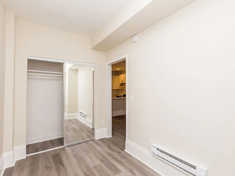 686 Post — Photo 14