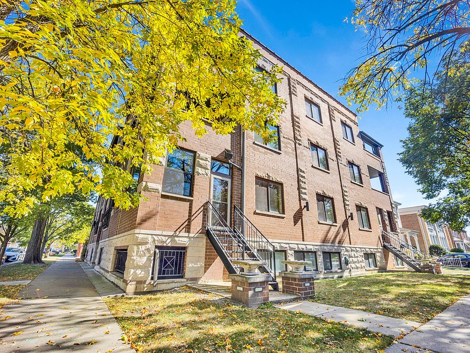 1st image of 2921 W Glenlake Ave APT 2W