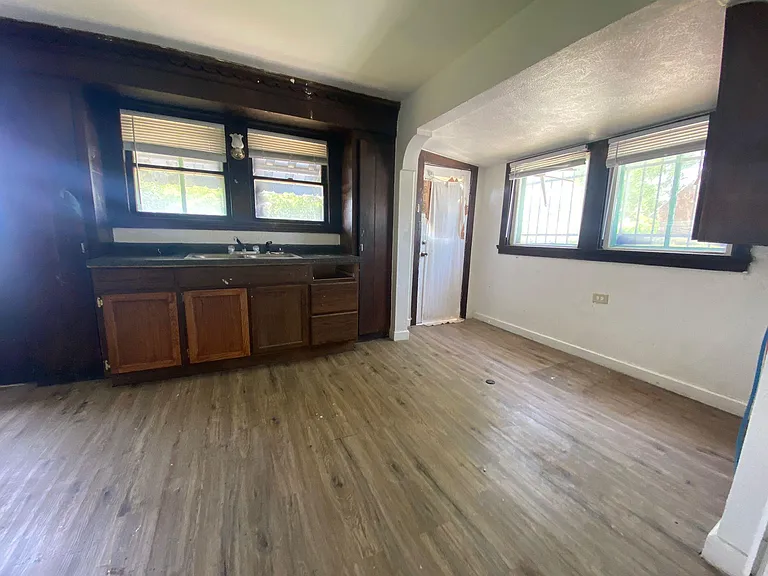 716 Plymouth St — Photo 11