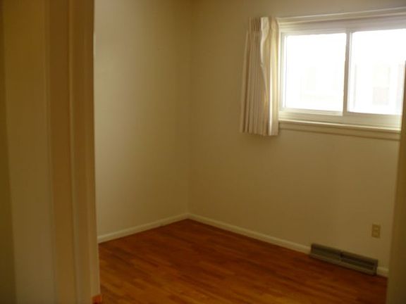 5th image of 932 Avenue B APT 2