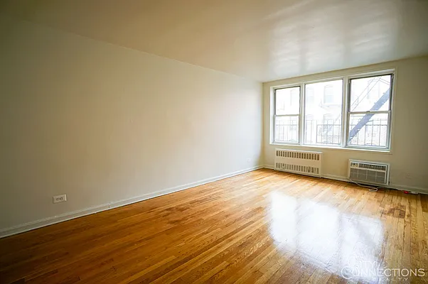 Rented by City Connections Realty | media 10