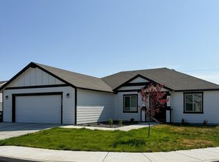 1609 Diamond Ave, Grandview, WA 98930