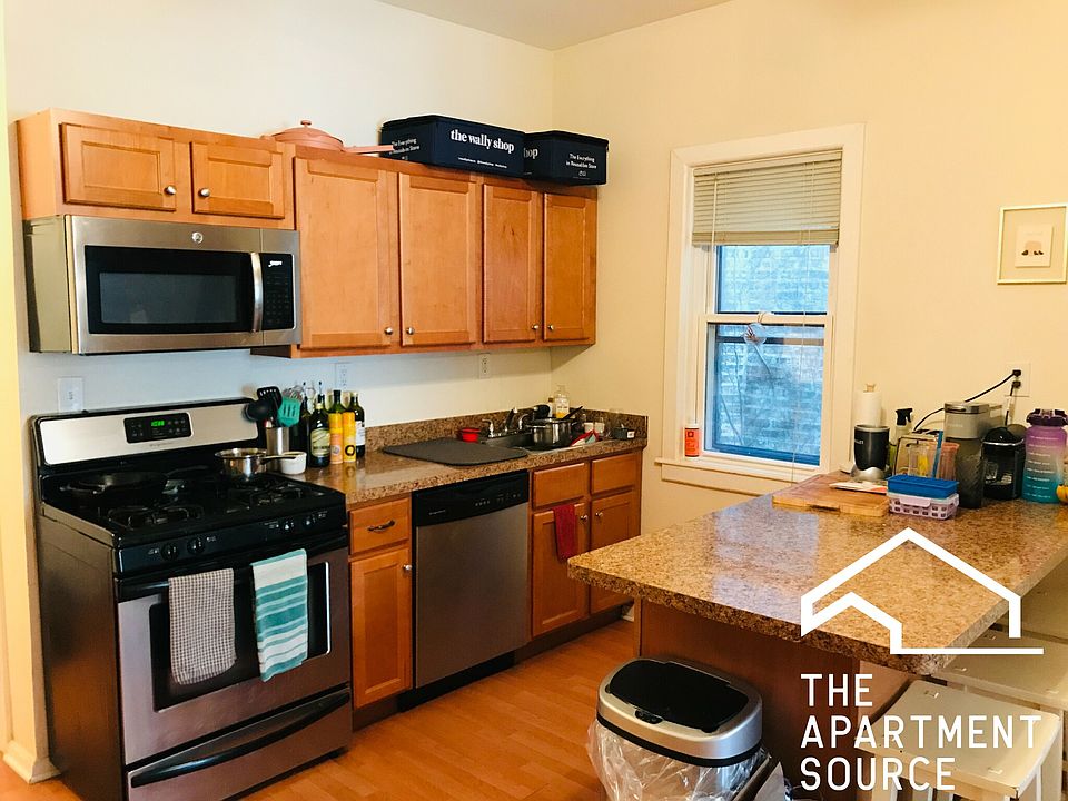 1st image of 2223 N Sawyer Ave APT 1F