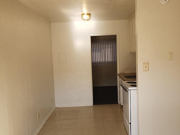 3rd image of 3407 Drew St APT 1
