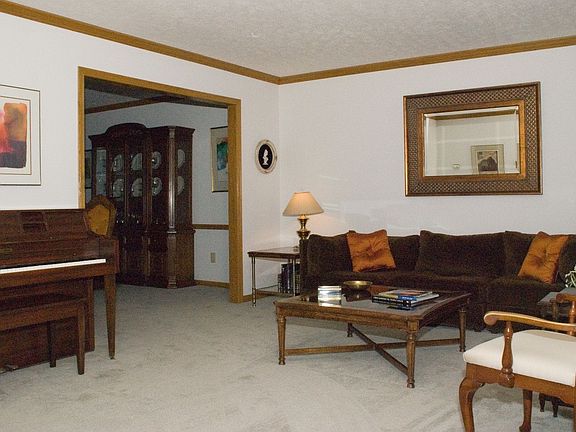 5th image of 1020 Zodiac Ave