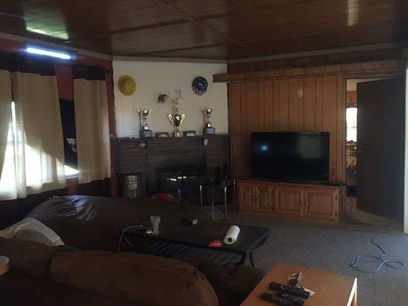2nd image of 1024 W 8th St