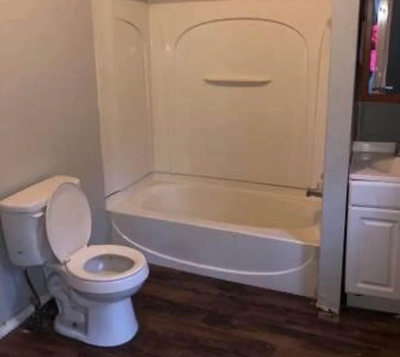 3 bed, 1200 sqft, $850 — Photo 2