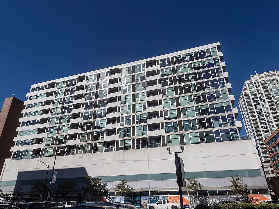 1st image of 630 N Franklin St APT 718
