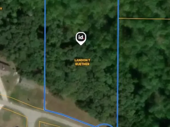 401 Deep Forest Dr, Hawk Point, MO 63349