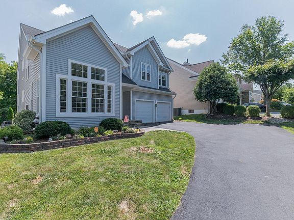 3rd image of 46591 Hollymead Pl