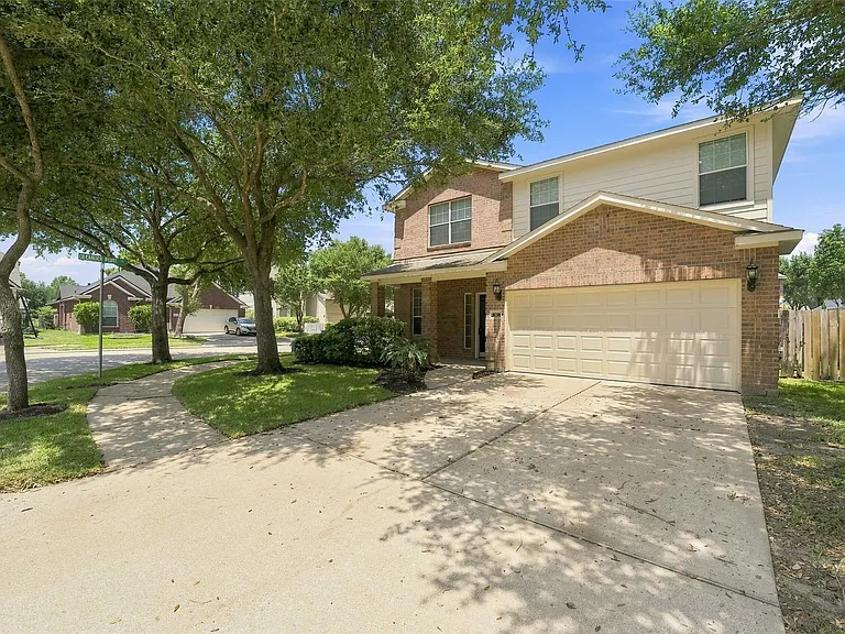 16726 Vivian Point Ln — Photo 2