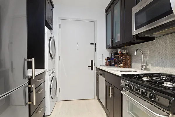 Rented by Metro Realty NY Inc | media 20