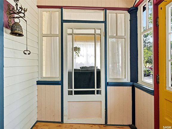 4th image of 518 10th Street E