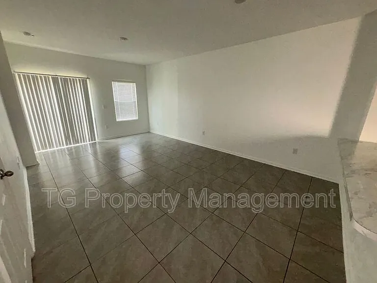 9015 Gifford Dr — Photo 8