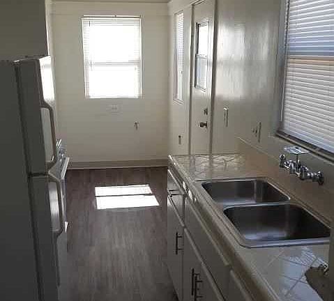 4th image of 922 Nolden St