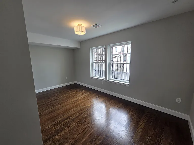 154 Oliver St #2 — Photo 7