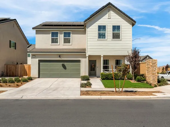 1069 Plum Tree Ave, Clovis, CA 93619