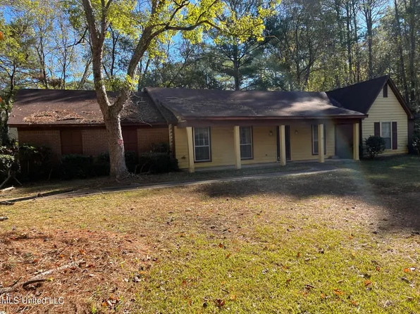 448 Cambridge Ln, Jackson, MS 39212