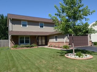 1278 Spring Valley Dr, Carol Stream, IL 60188