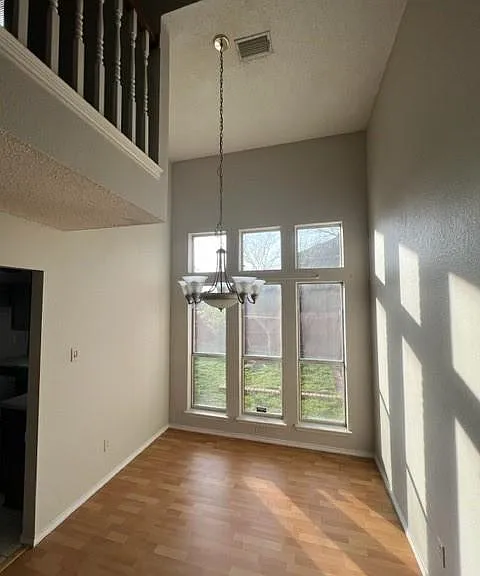 553 Raintree Cir — Photo 4