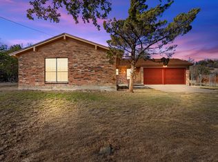621 Lanai Dr, Runaway Bay, TX 76426