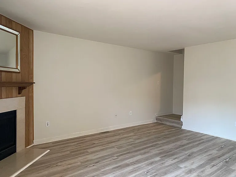3015 Debra Ct — Photo 10