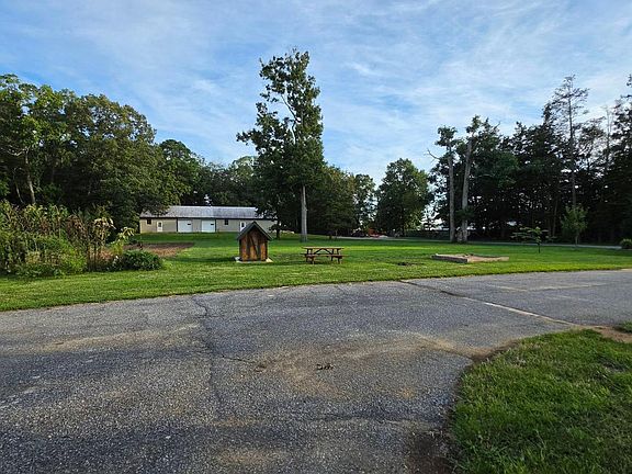 5th image of 725 Landis Ave