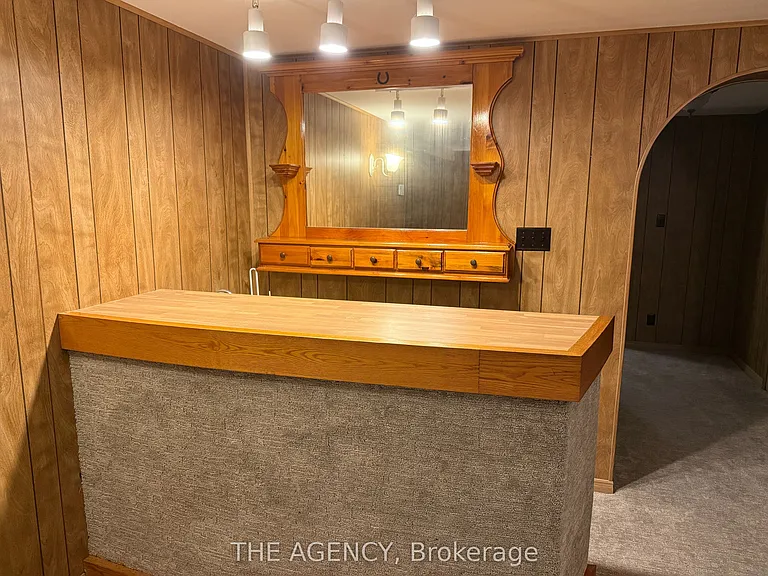323 Waratah Ave — Photo 45