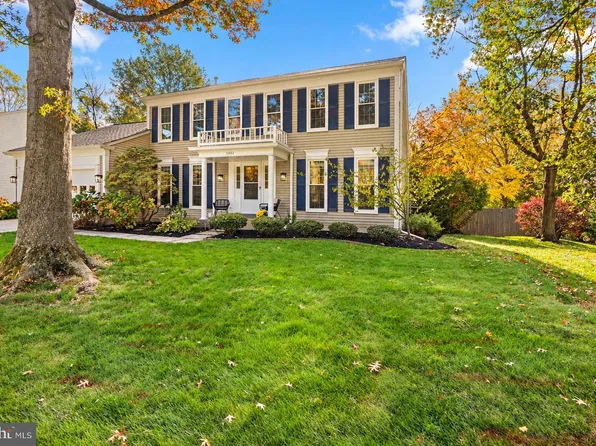 11452 Oak Leaf Dr, Silver Spring, MD 20901
