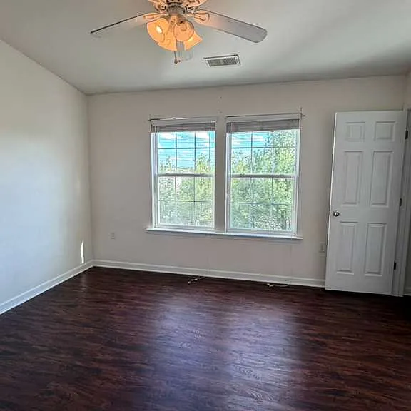 38 Lombard Ln — Photo 15