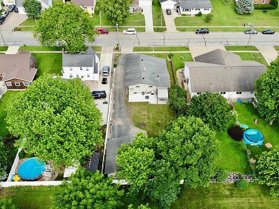 3rd image of 146 W Ave S