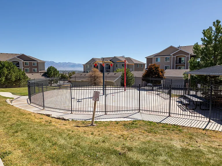 114 W Spring Hill Way #114 — Photo 31