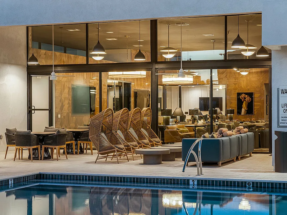 2121 - Clubhouse