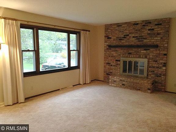 3rd image of 1009 Parker Ave