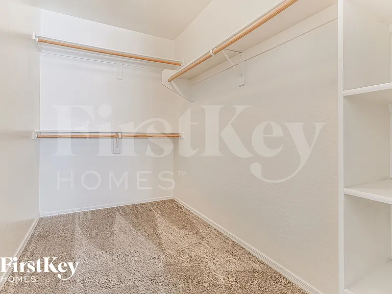 127 E Catclaw St — Photo 10