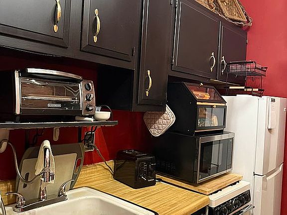 5th image of 423 72nd St #1